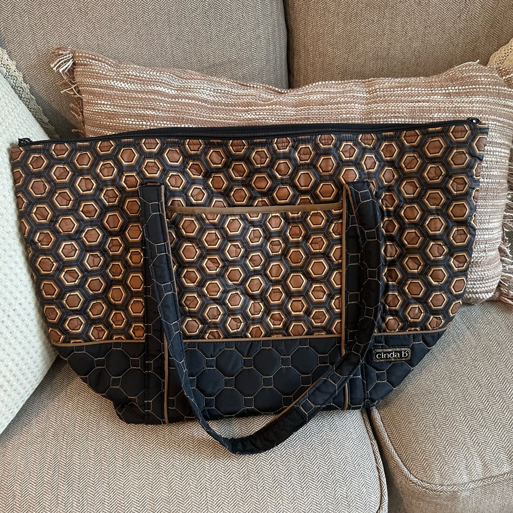 Cinda b mod tortoise super tote bag weekend duffle w/ storage& divider pockets